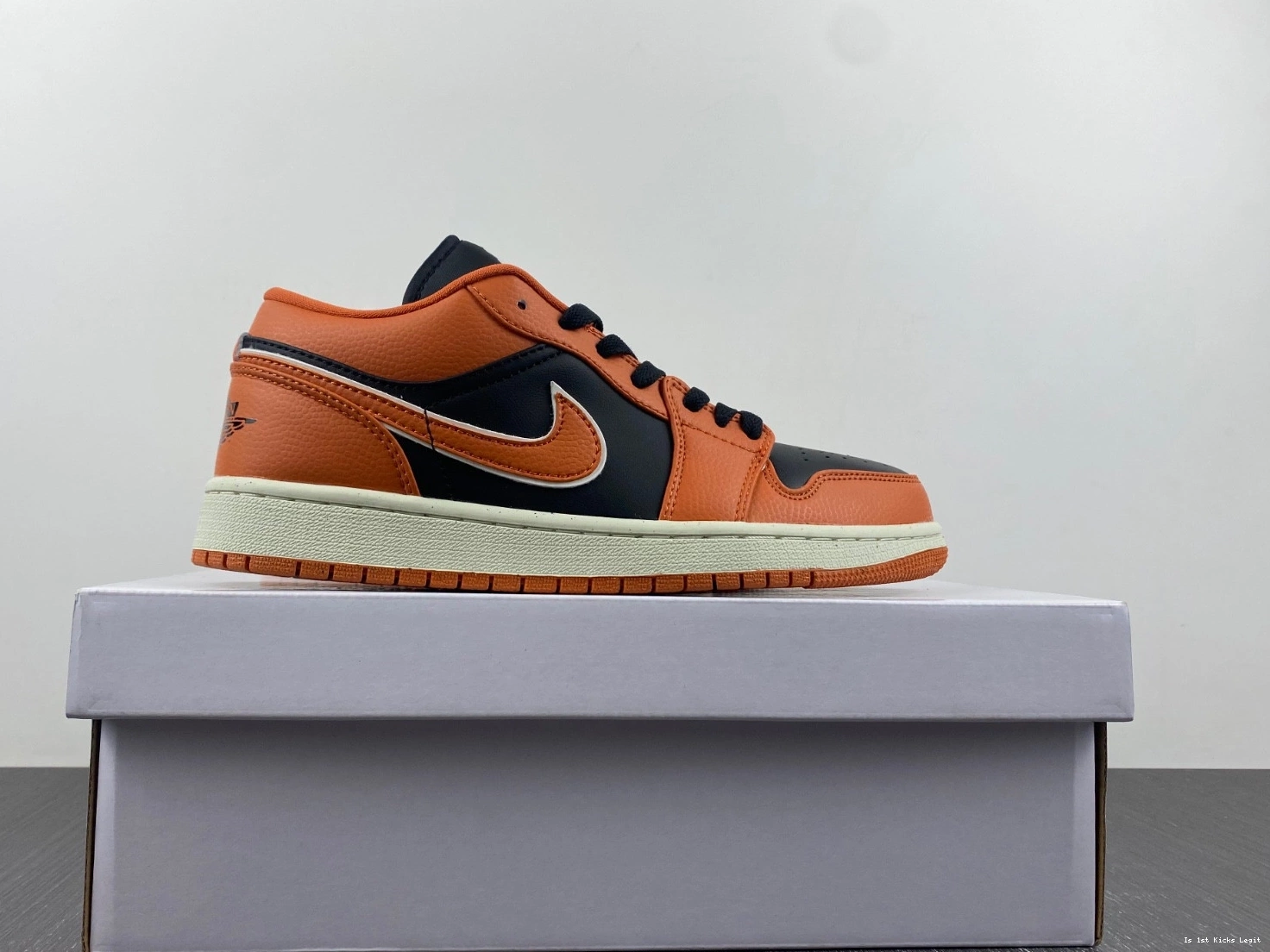 Jordan DV1299-800 Spice 1 WMNS Sport Low Air 0215